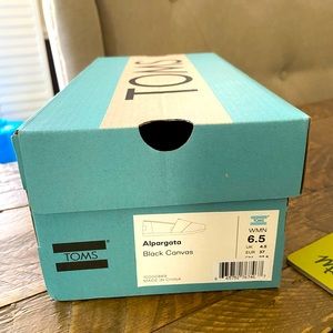 Toms Size 6.5 NWT Black